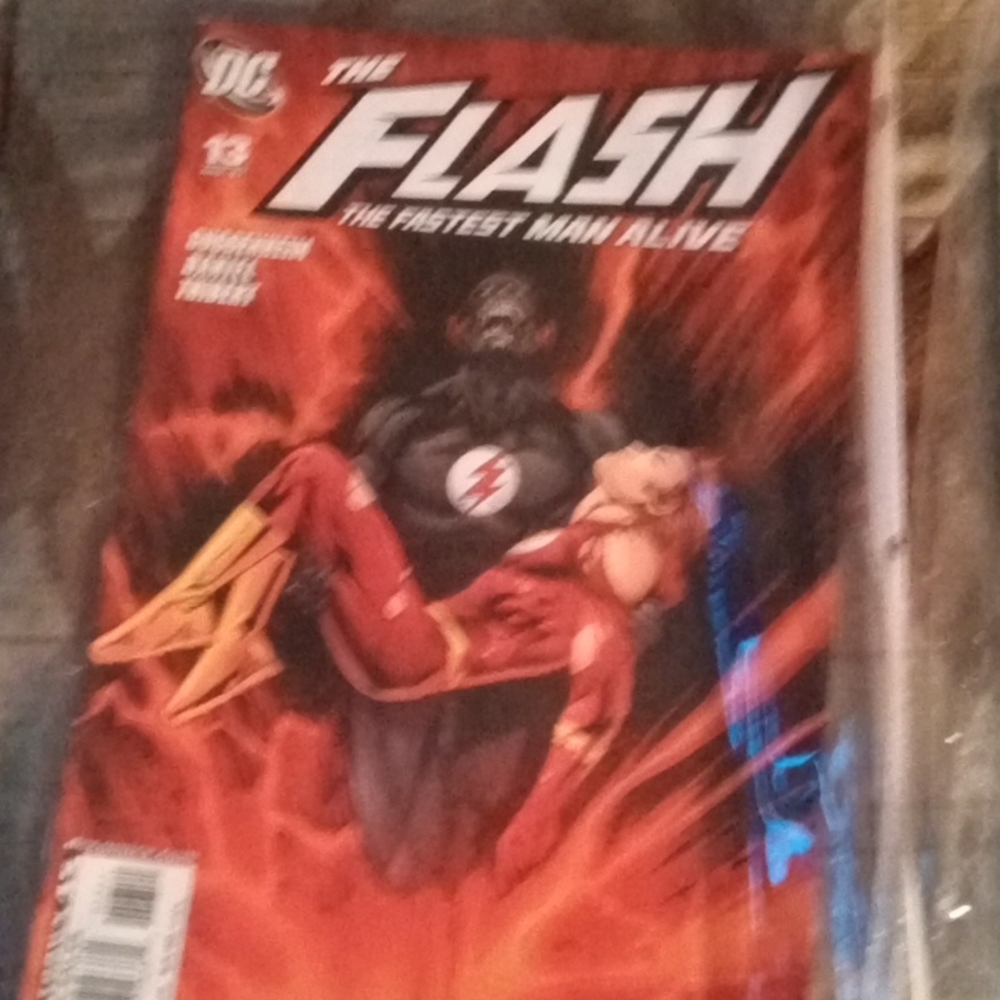 Comic Books - Picture 5 of 8
